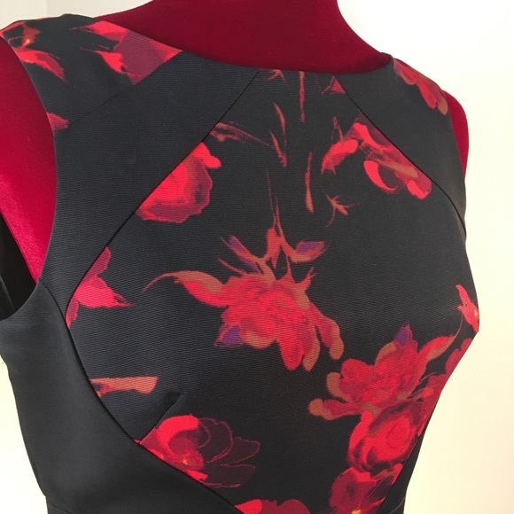 Taylor Red and Black Floral Dress 8P - Picture 6 of 6